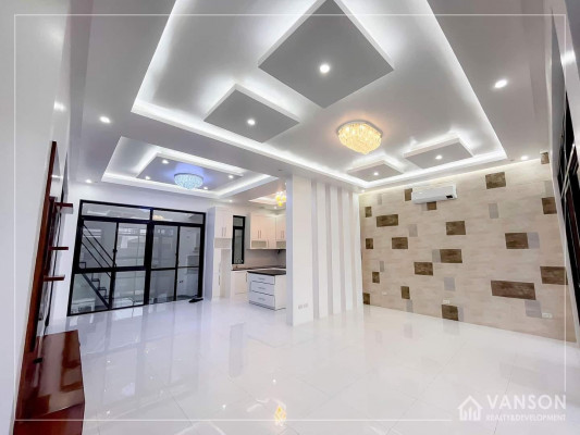 HOUSE AND LOT FOR SALE IN MULTINATIONAL VILLAGE, PARAÑAQUE CITY