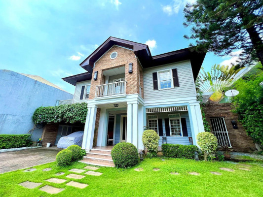 Alluring American Country Style House and Lot For Sale