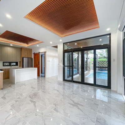 Impressive Modern House For Sale in Tagaytay City near Mahogany Market