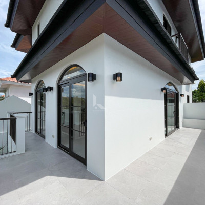 Classy Brand New Contemporary House and Lot For Sale