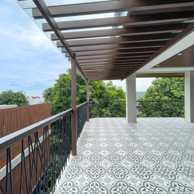 Luxurious Modern Tropical House and Lot For Sale in Merville Park