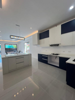 A Marvelous House and Lot for Sale in BF Homes, Parañaque