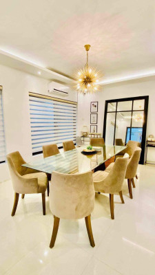 A Splendid 5 Bedroom House and Lot
