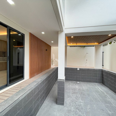 Astonishing Modern Industrial House with Spacious Attic For sale in Merville Par