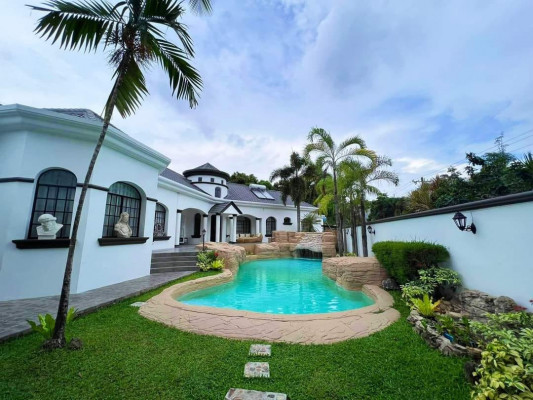 Mansion House for Sale in Angeles City near Clark Pampanga!