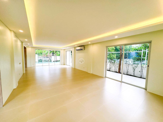 A Statuesque 5 Bedroom Home for Sale in Hillsborough Alabang Village