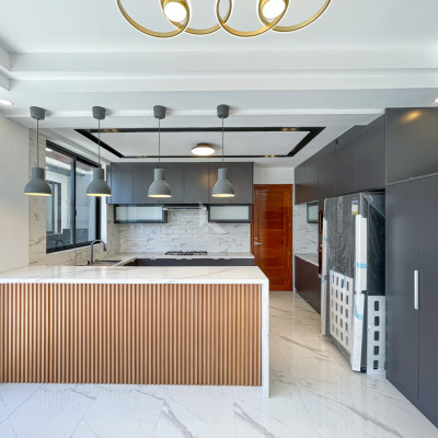 Sophisticated Modern Industrial House with Swimming Pool For Sale