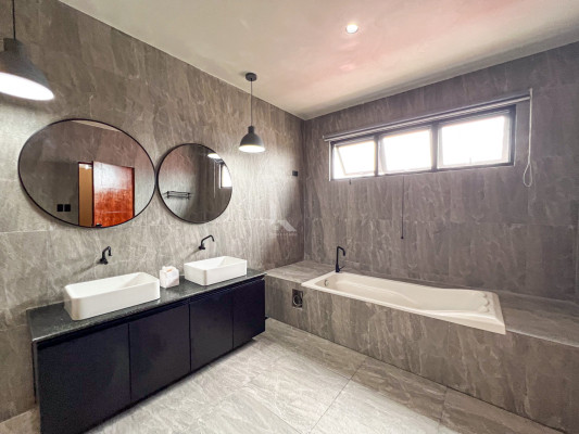 Elegant Modern Contemporary Home For Sale