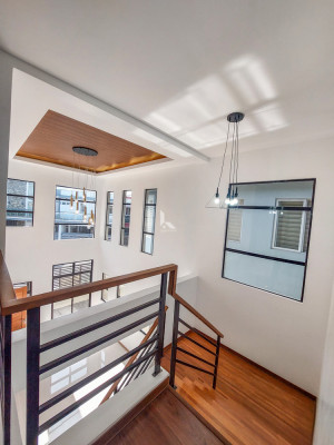 Lovely modern contemporary house for sale