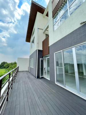 Elegant Innovative Modern Japanese House with best quality materials from Japan