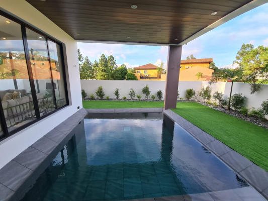 Luxurious Italian-inspired House for Sale in Portofino Heights in Vista, Alabang