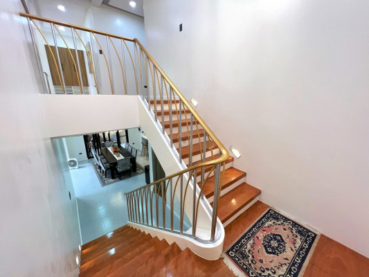 Outstanding Dream House and Lot for Sale in BF Resort Village