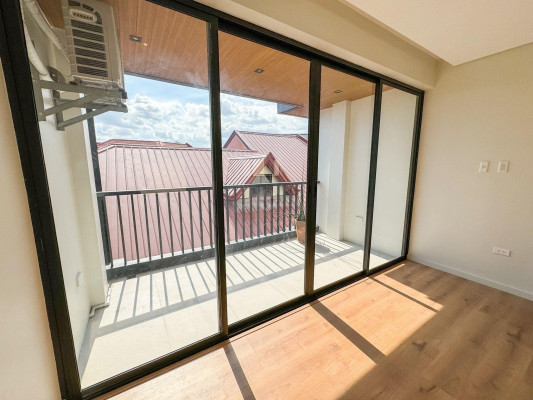 An Astounding 4 Bedroom Home for Sale in Las Piñas City