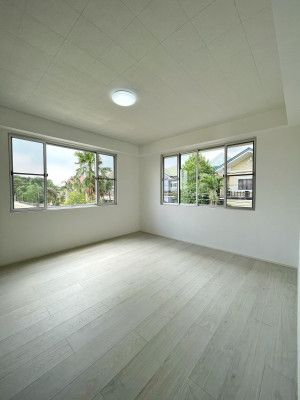 Elegant Innovative Modern Japanese House with best quality materials from Japan