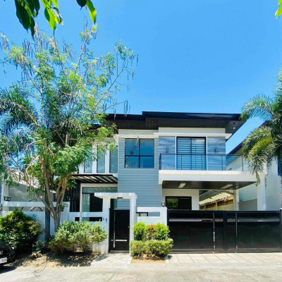 A Splendid 5 Bedroom House and Lot