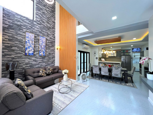 Outstanding Dream House and Lot for Sale in BF Resort Village