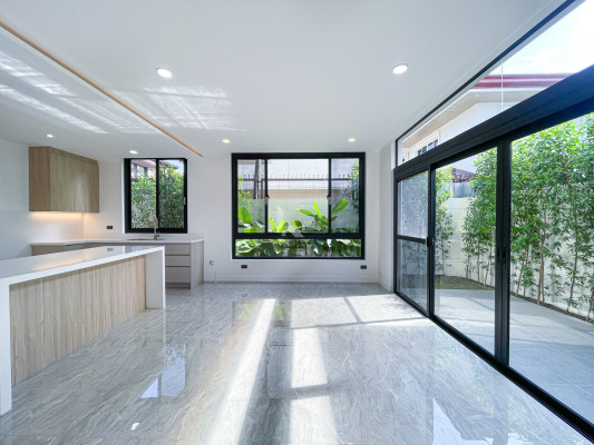 Superb Modern Contemporary House and Lot For Sale in BF Homes