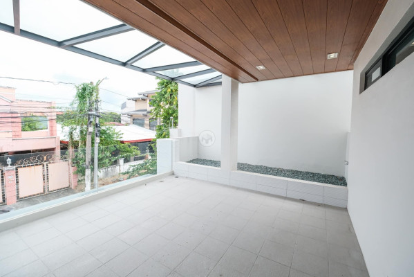 Explore this Brand-New 3-Storey House in Greenheights Village