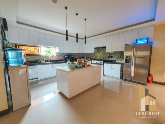 Modern Contemporary Spacious House & Lot for Sale in Pristina North Subdivision
