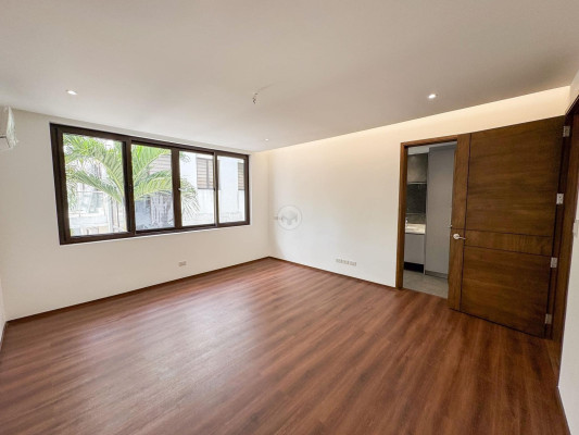 An Elegant 7 Bedroom House and Lot for Sale in Mira Nila Subdivision