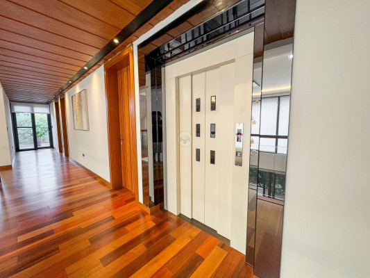 An Outstanding 7 Bedroom Home for Sale in Congressional Ave.