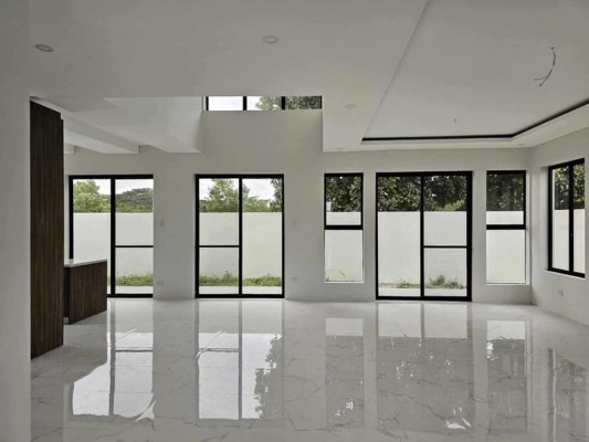 VENARE HOUSE AND LOT NUVALI