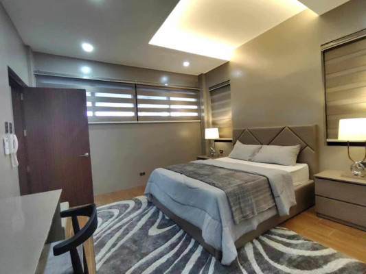 Overlooking House with Swimming Pool in Talisay Cebu