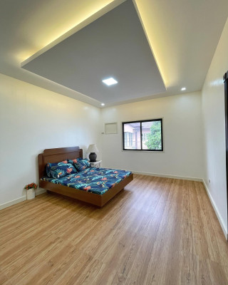 Newly renovated Contemporary House for Sale in Greenwoods Executive Village