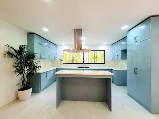 House & Lot for SALE in Greenwoods Executive Village,