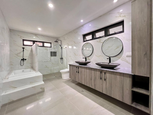 Fabulous 5-Bedroom Corner House and Lot for Sale