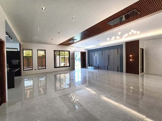 BRANDNEW BUNGALOW
