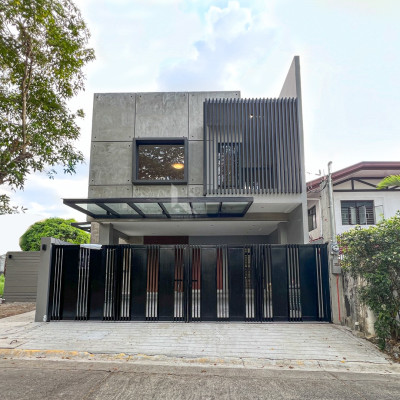 Impeccable Modern Industrial House and Lot For Sale