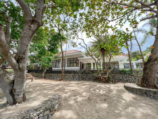 A Beautiful Beach Front Home in Peninsula De Punta Fuego, Batangas