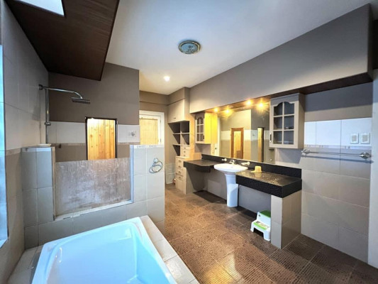 House for sale Whiteplains Area