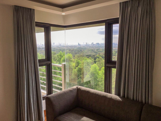 Picturesque house with elegant finish and has a commanding view of Metro Manila