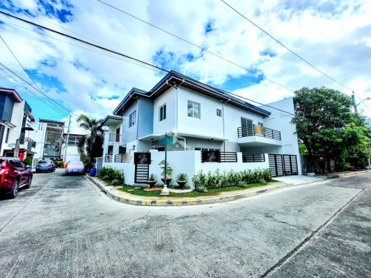 A Spacious and Pleasant Corner House and Lot For Sale in Greenwoods,