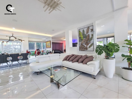 Miami Modern House and Lot w/ swimming pool For Sale in South Forbes