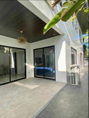 A Splendid 5 Bedroom House and Lot