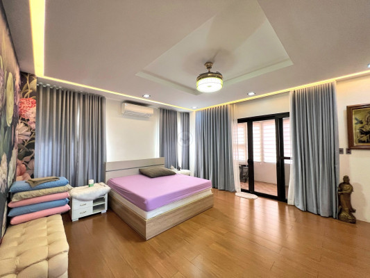 Attractive Prime House and Lot for Sale