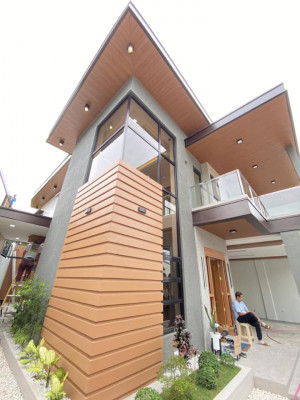 House and Lot in BF Resort Village Las Pinas City