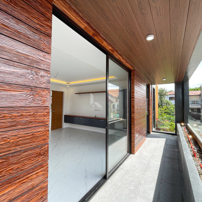 Elegant Brand New Modern Contemporary House and Lot For Sale