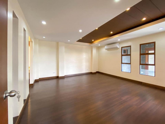 Brand-new Modern House For Sale in BF Homes Northwest