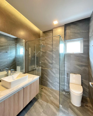 Brand New Modern Contemporary House for Sale in Greenwoods Executive Village