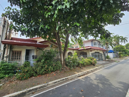 Vintage 5-Bedroom House and Lot for Sale in St. Ignatius, Quezon City