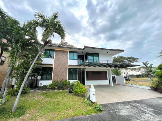 House and Lot at Sonera in Ayala Southvale Village for Sale