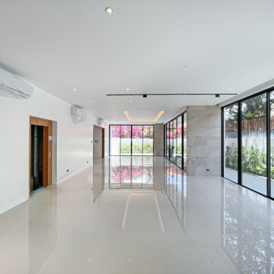 Cozy Modern Tropical House and Lot For Sale in Ayala Alabang Village, Muntinlupa