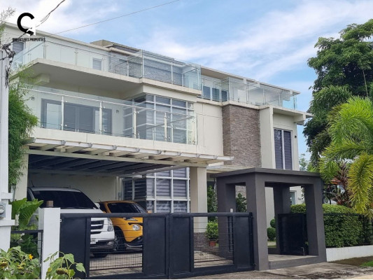 Miami Modern House and Lot w/ swimming pool For Sale in South Forbes