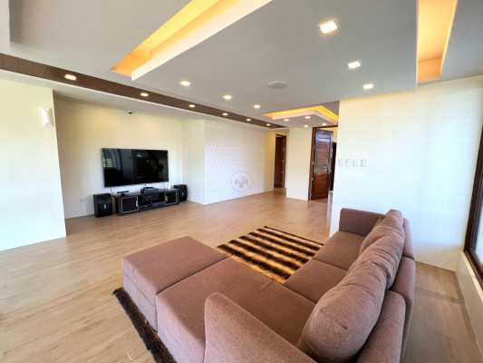 A Pleasant and Warm House and Lot for Sale