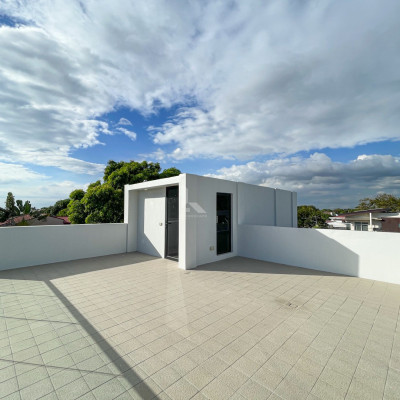 Impressive Modern Tropical Corner Home For Sale in BF Homes, Parañaque City
