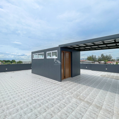 Stylish Modern Contemporary House and Lot with Roofdeck in Greenwoods Executive